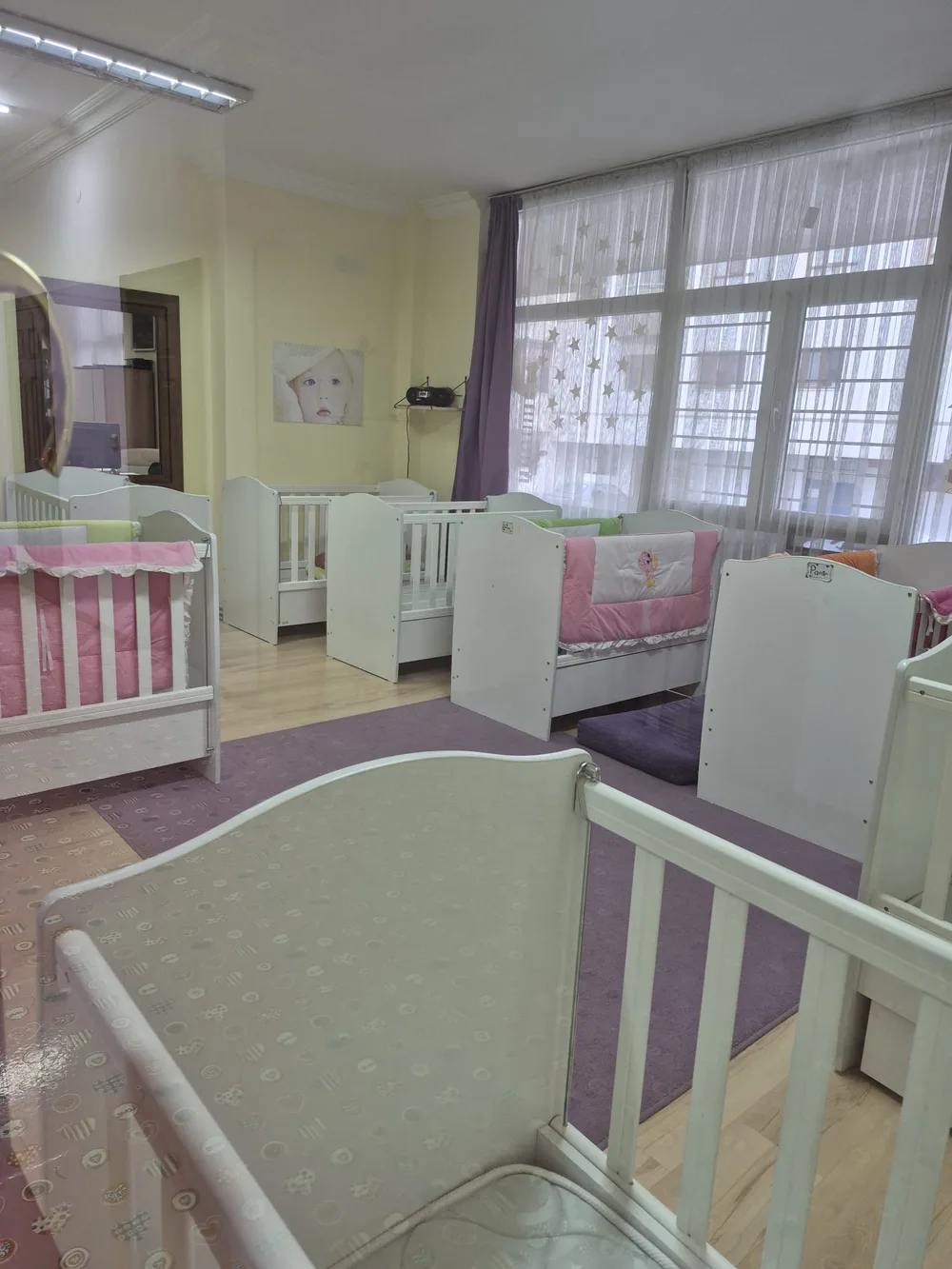 İlkevim Yuva bebek odası — güvenli ve ferah bebek yatakları